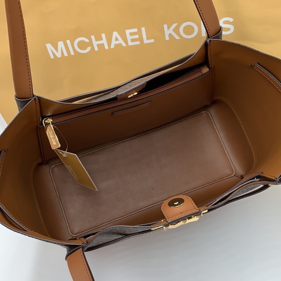 MICHAEL KORS 
Reed Large Belted Logo Tote Bag Brown Signature color - Picture 11 of 15